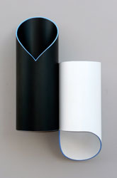 Duetto - 2010<br><span>Acrylique sur matière plastique, 32 x 17,5 x 57 cm</span>